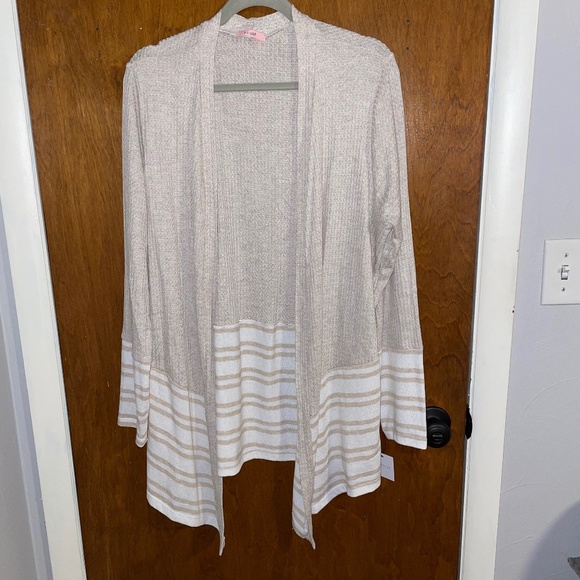 1XL Two-Tone Cardigan - Picture 2 of 15